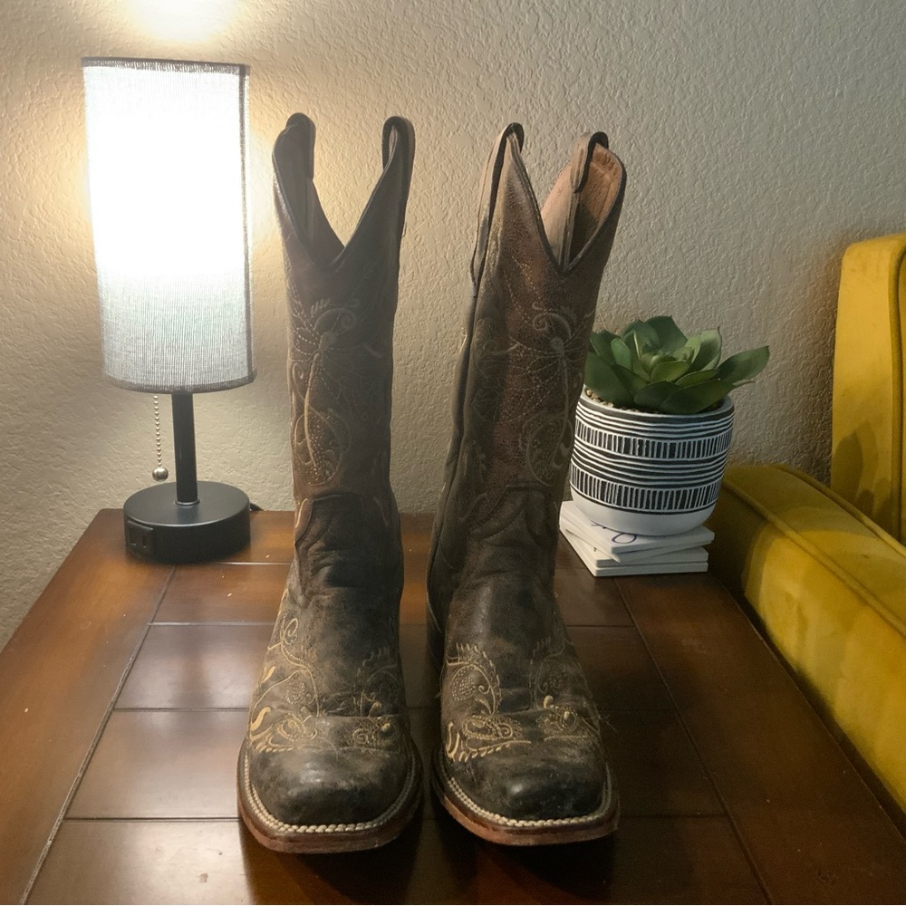 Circle G Women’s Dragonfly Embroidered Square Toe Boots